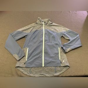 Mountain Hardwear blue/grey full zip windbreaker. Women’s size XL